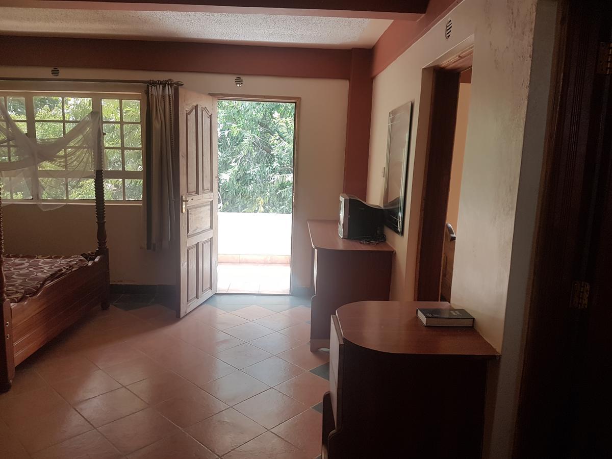 Shield Park Villa Narok Екстериор снимка