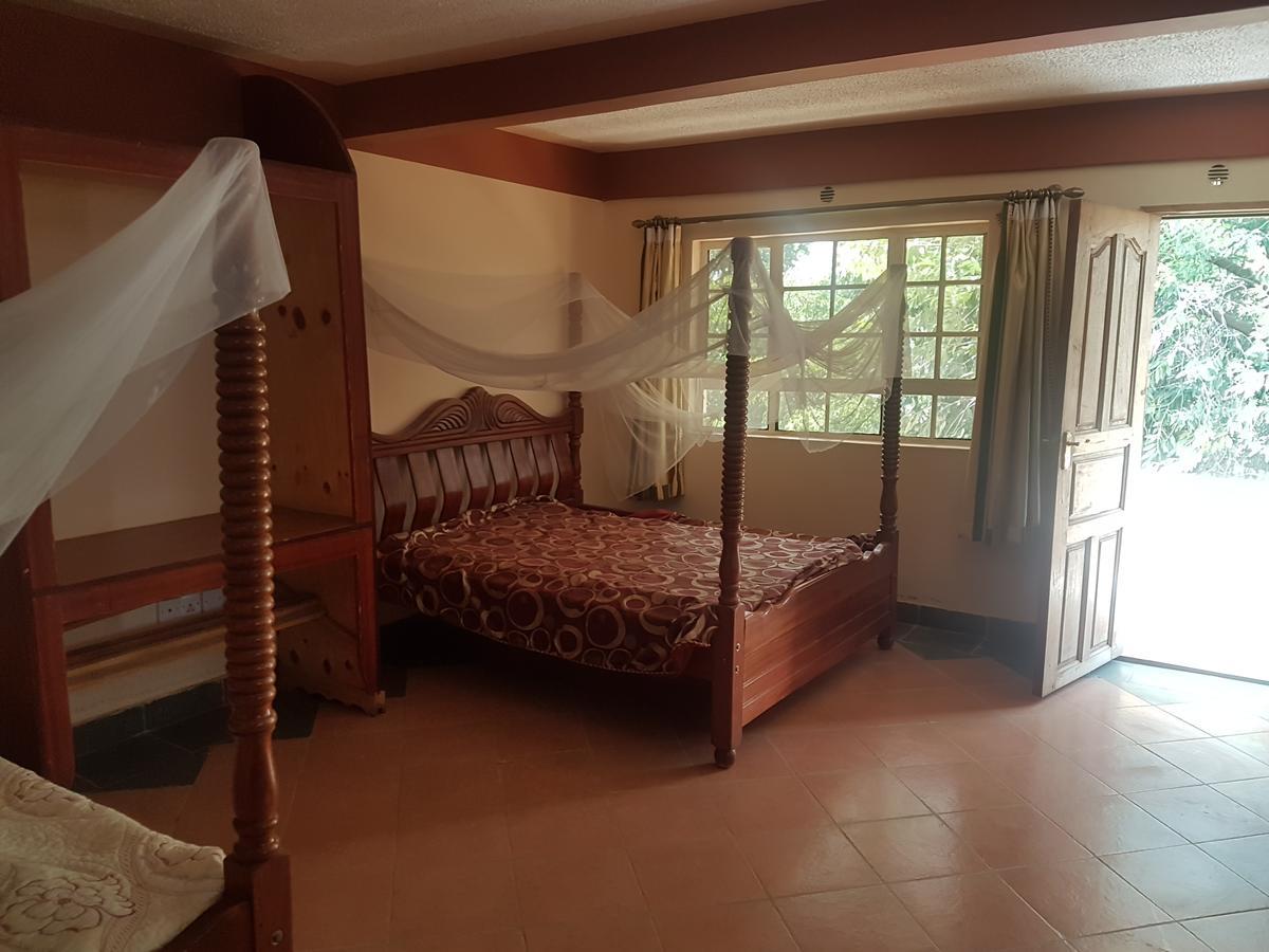 Shield Park Villa Narok Екстериор снимка