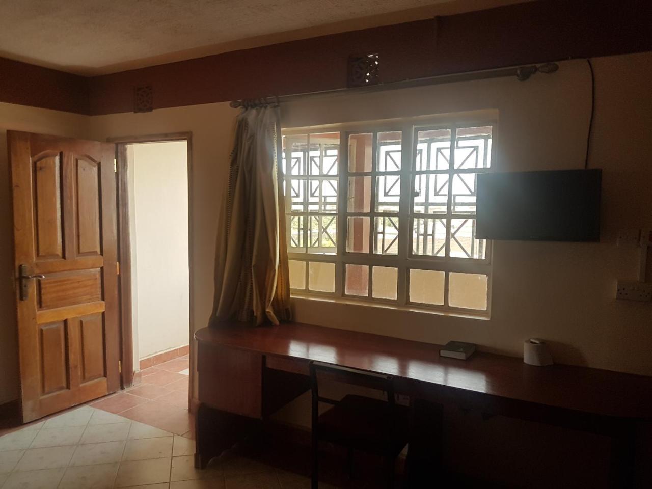 Shield Park Villa Narok Екстериор снимка