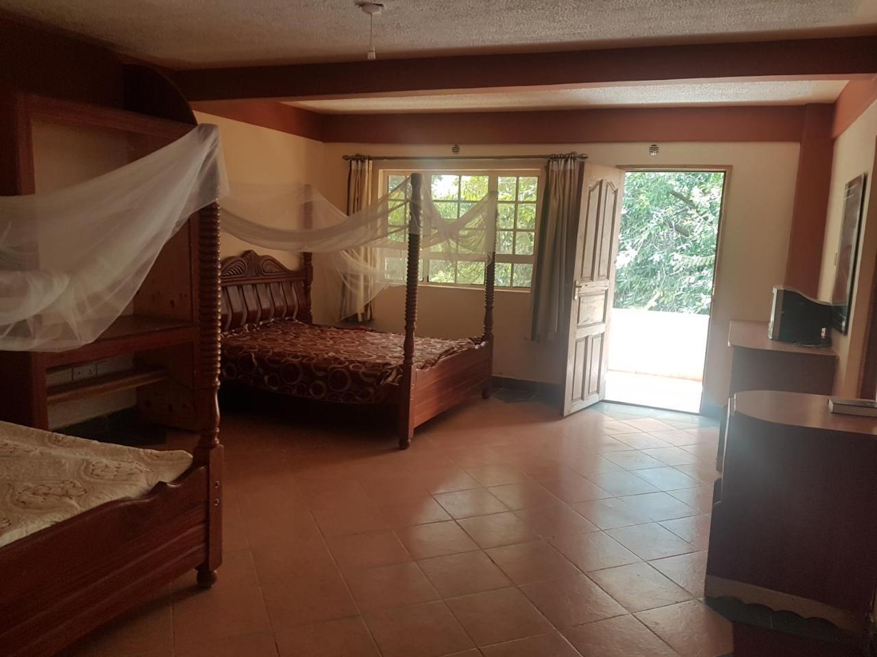 Shield Park Villa Narok Екстериор снимка