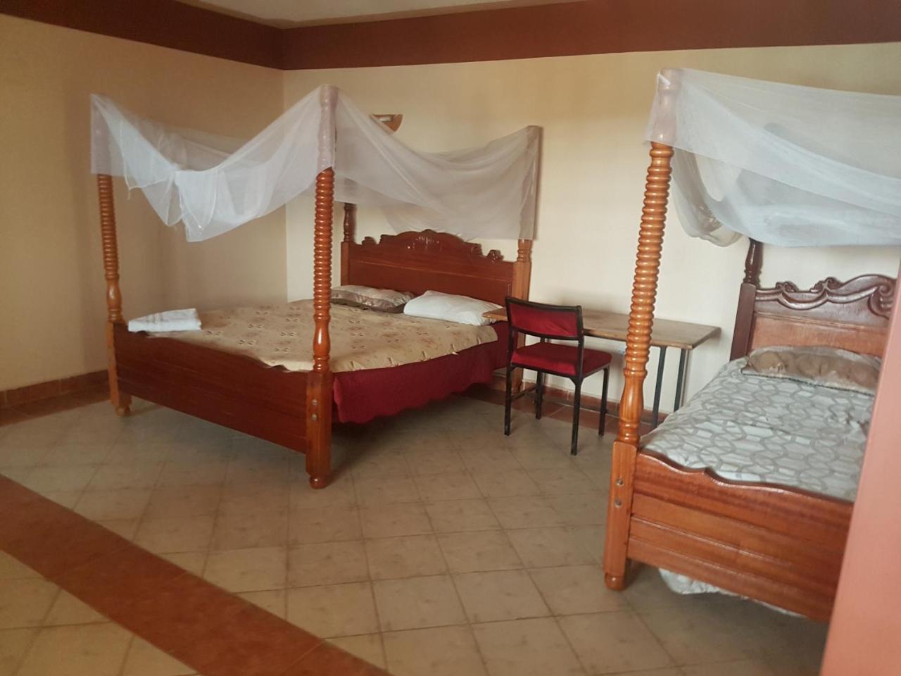 Shield Park Villa Narok Екстериор снимка